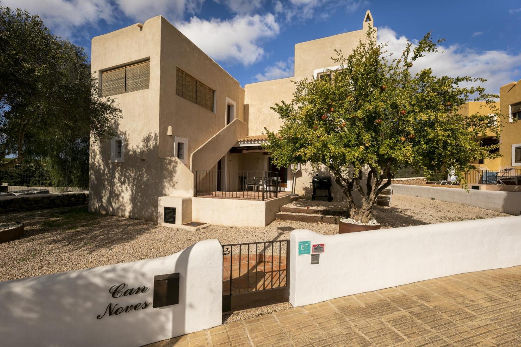Villa Noves - De 4 35 Y 52 *
