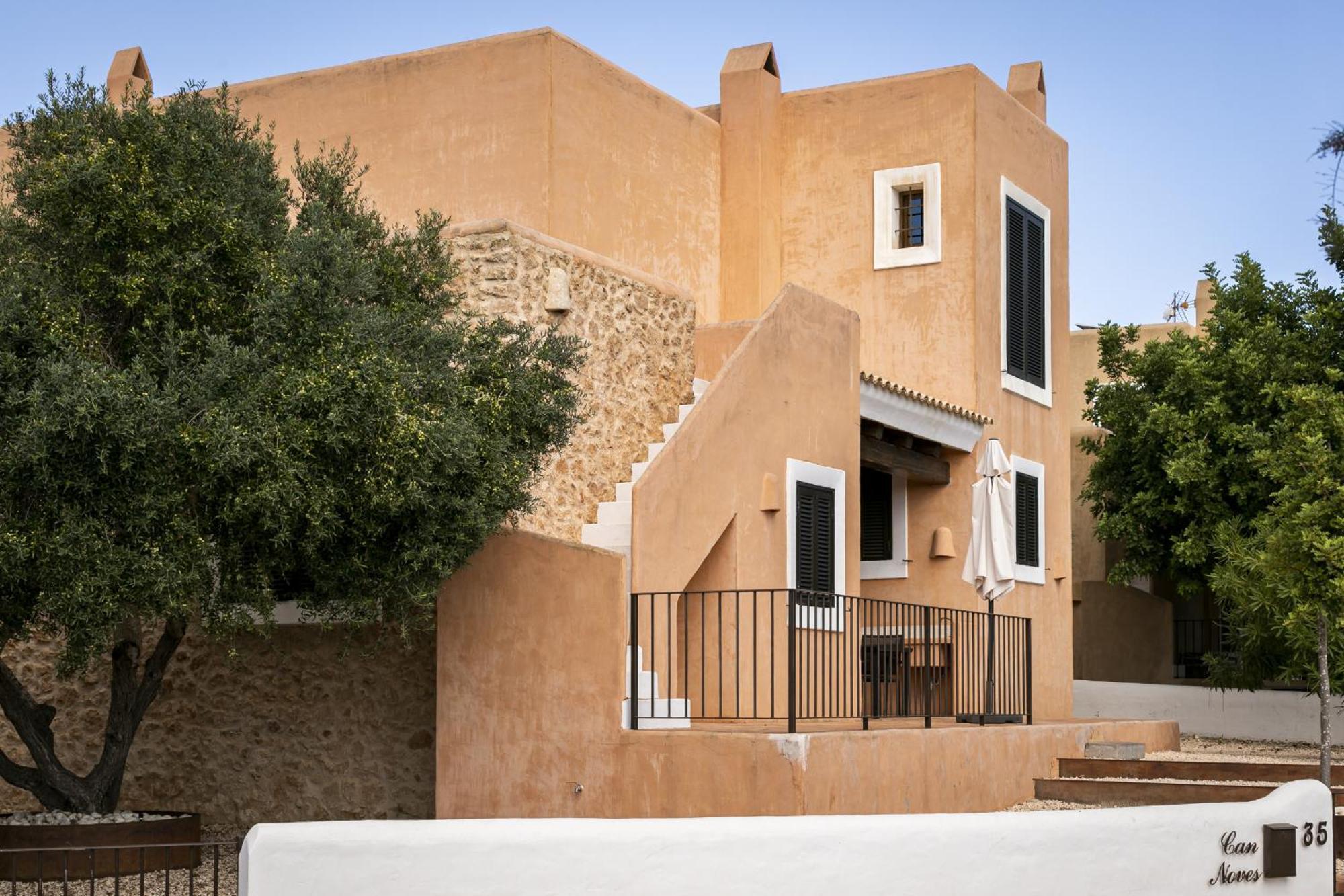 Villa Noves - De 4 35 Y 52 *